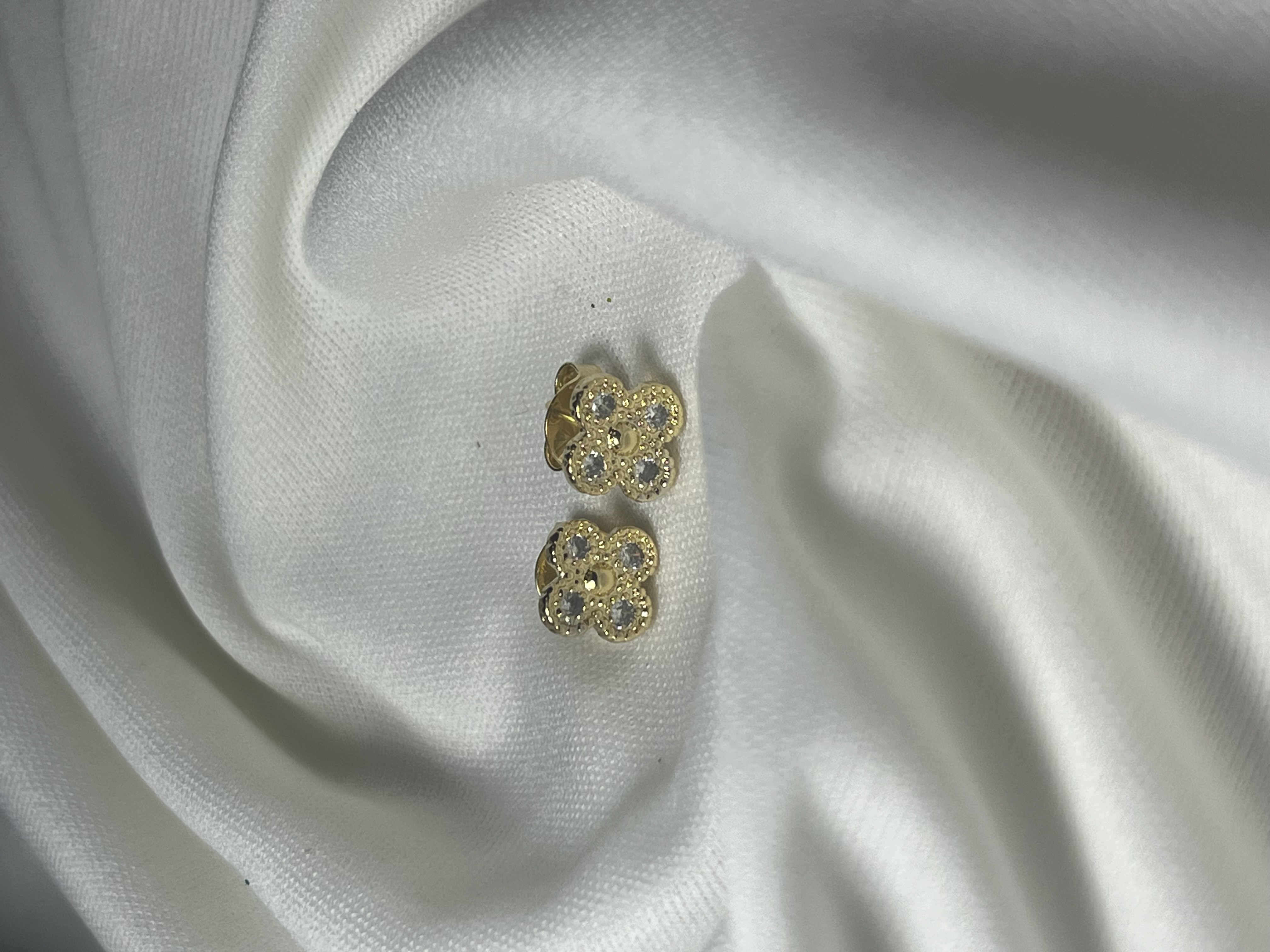 Conjunto Trevo Dourado