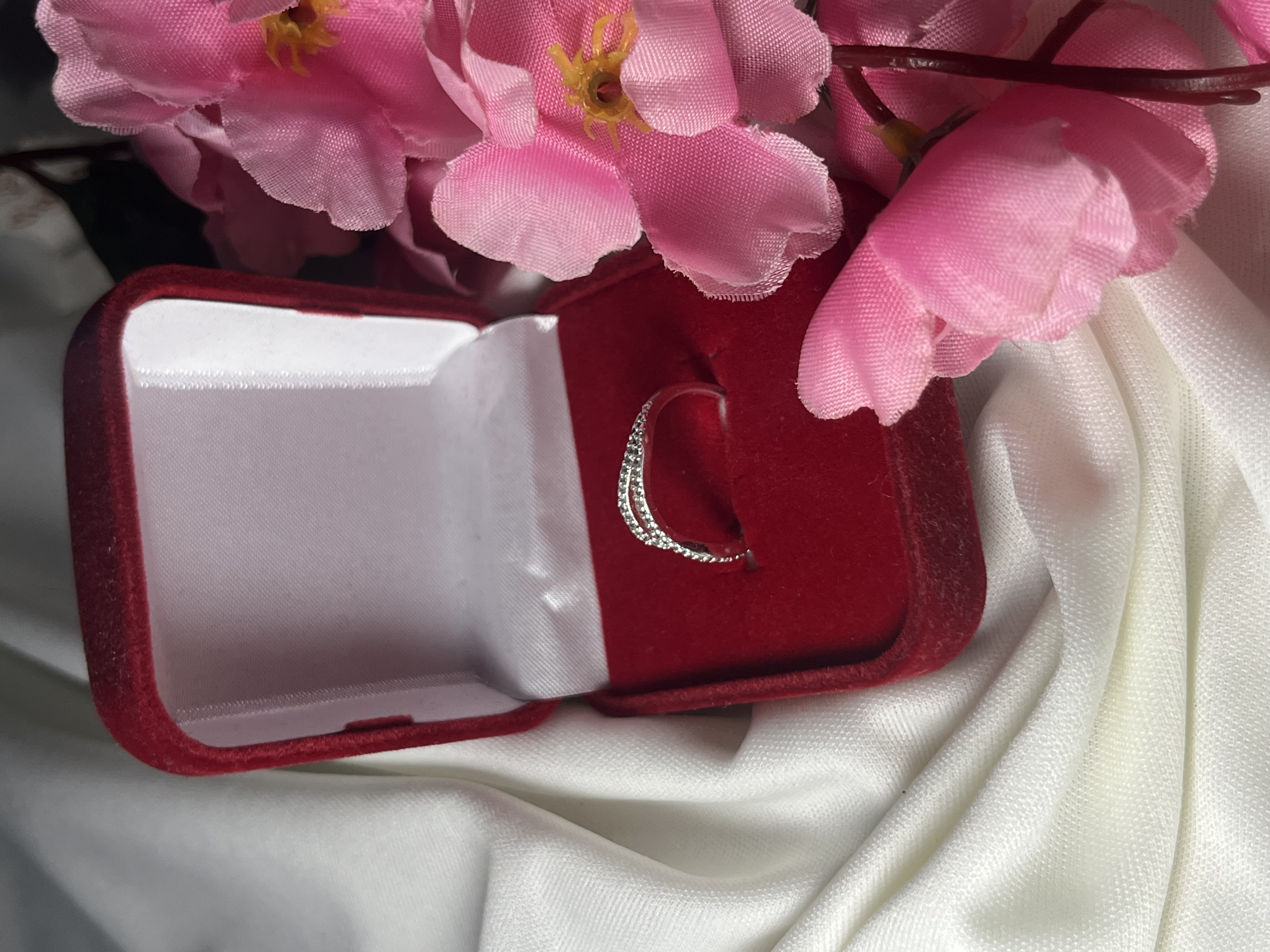 Anel Ondulado Cravejado- Cora