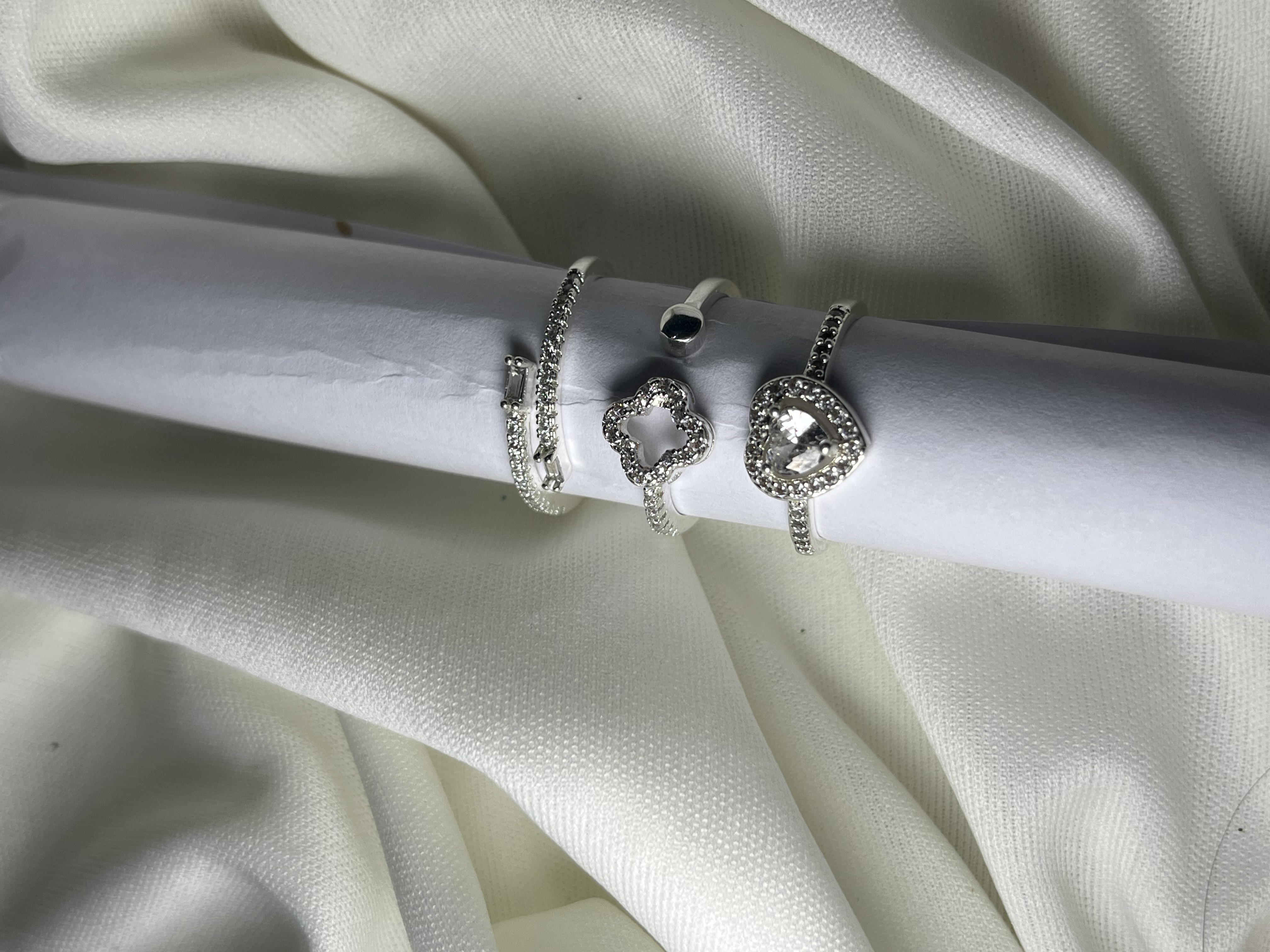 Anel Duplo Cravejado- Origem