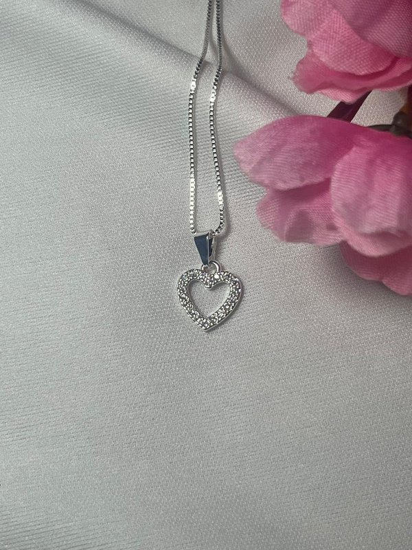 Colar Coração Cravejado Prata