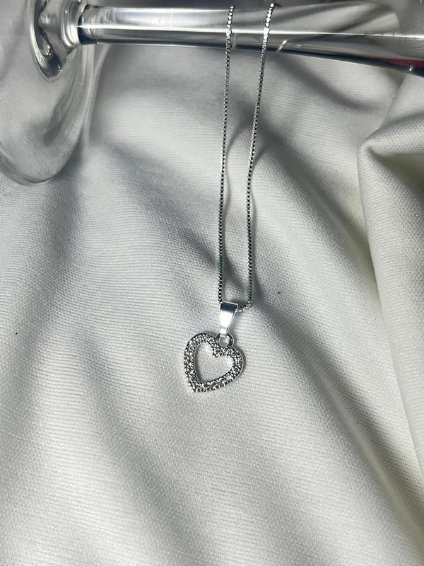 Colar Coração Cravejado Prata